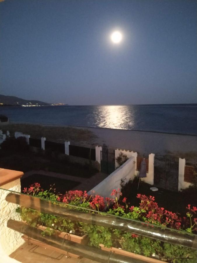 In Front Of The Beach - La Terrazza Sul Mare Flumini di Quartu Luaran gambar