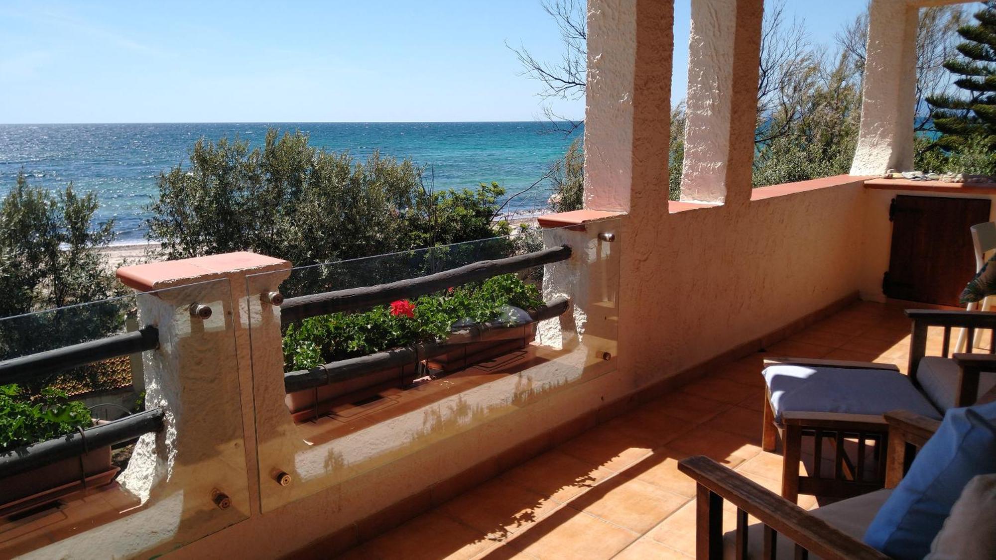 In Front Of The Beach - La Terrazza Sul Mare Flumini di Quartu Luaran gambar