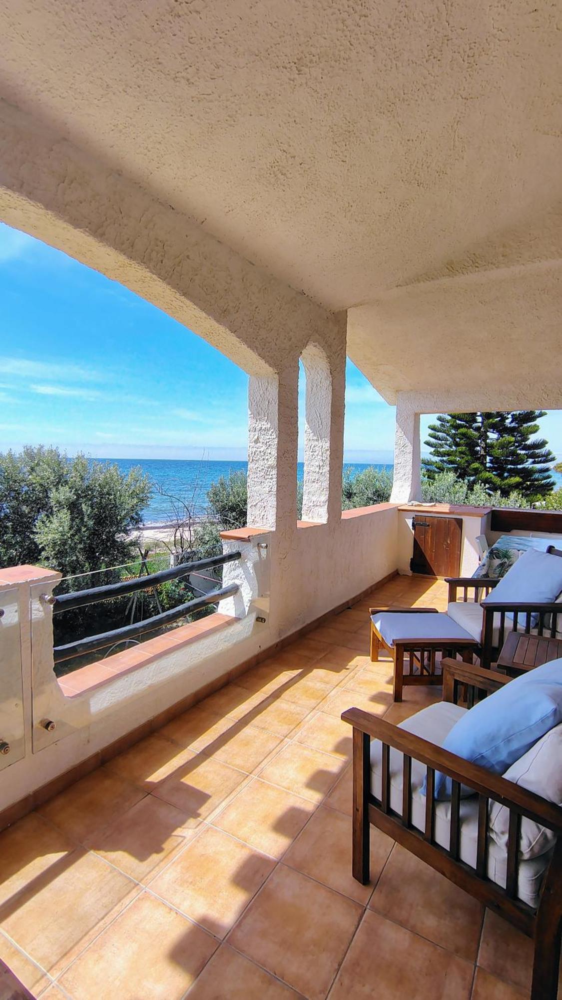 In Front Of The Beach - La Terrazza Sul Mare Flumini di Quartu Luaran gambar